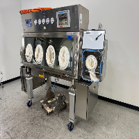 Howorth Air Technology Dispensing Isolator System image 1